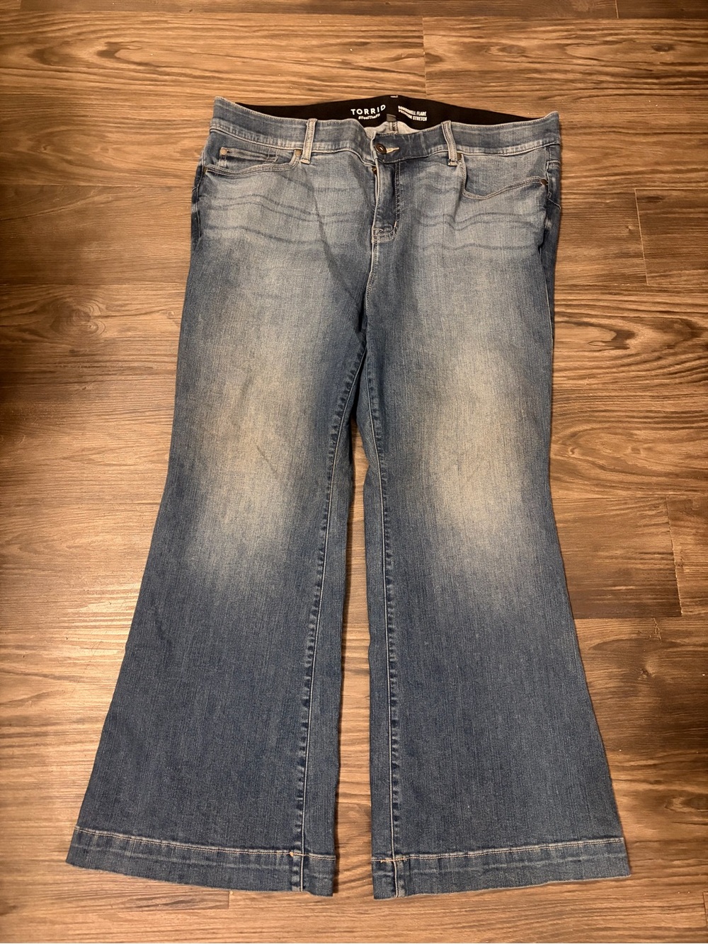 torrid  Denim Bombshell Flare Premium Stretch Jeans size 20S